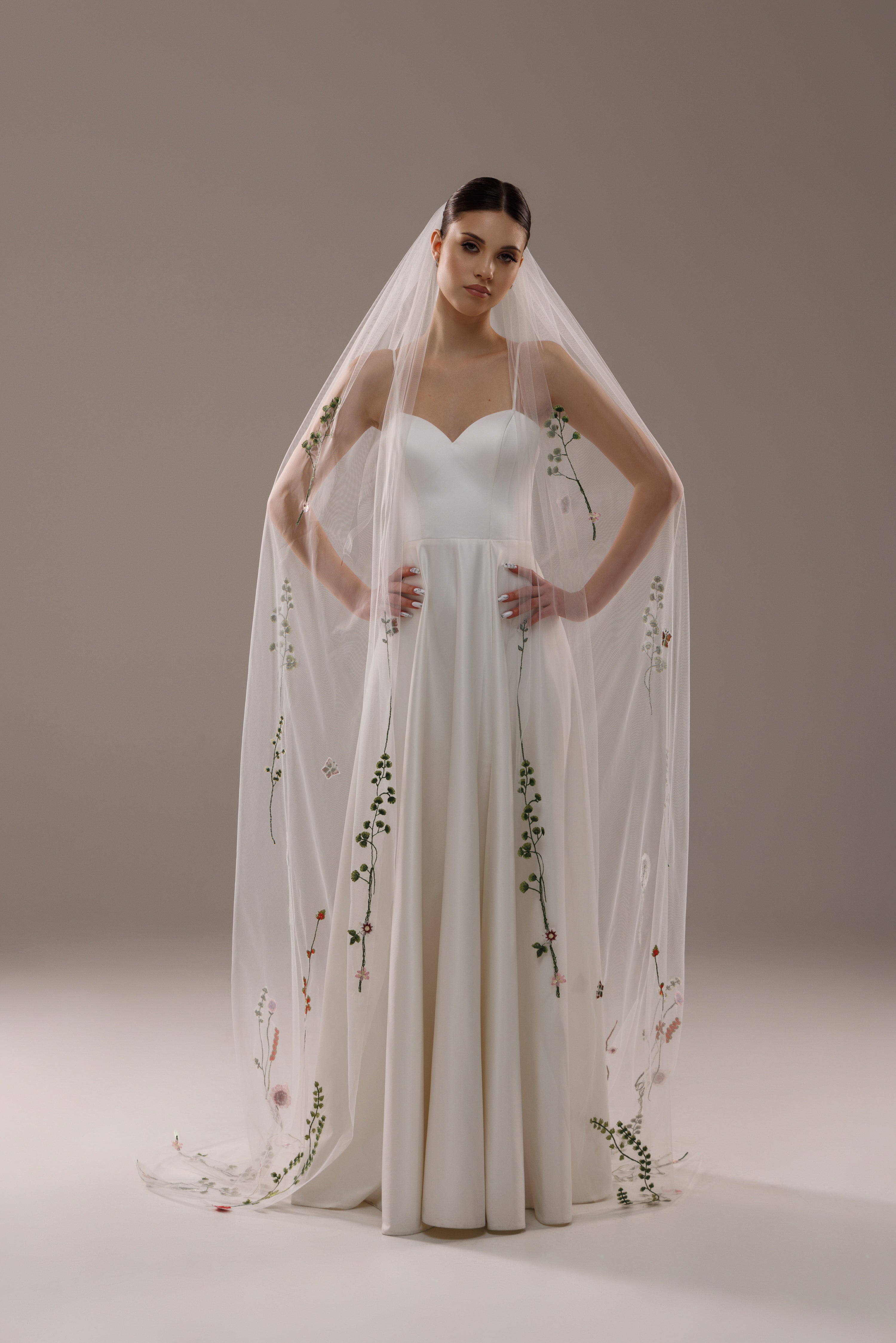 One layered lace ornament veil