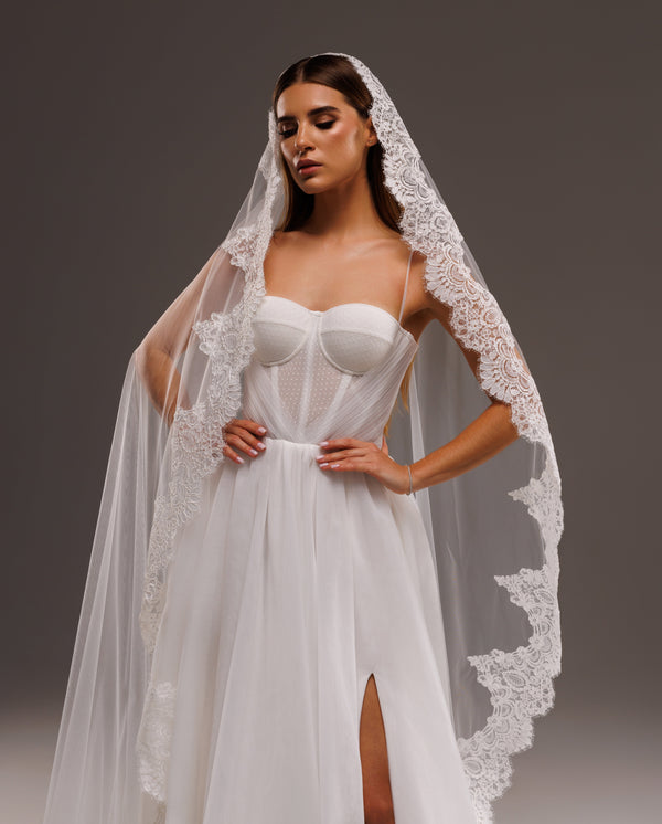 Gorgeous mantilla lace trim bridal veil, LLCV29