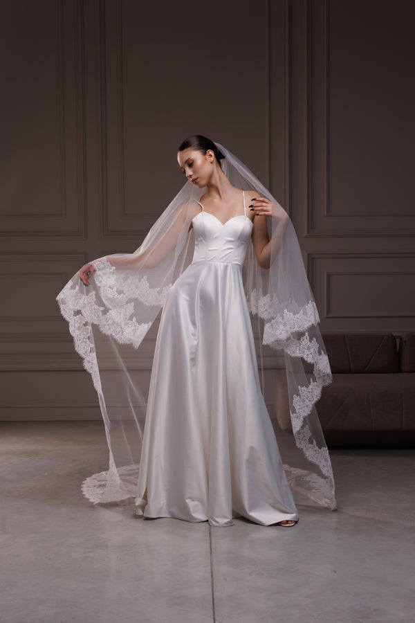 Two layers drop veil with lace trim, 2LLVC55/V-2519