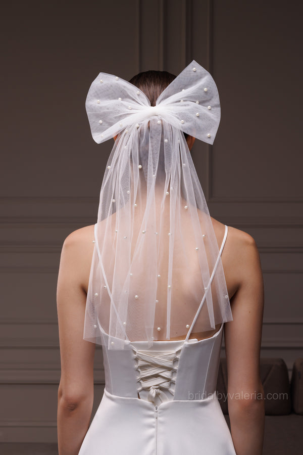 Bachelorette Party Pearl Veil Bow, BACHPLBOW